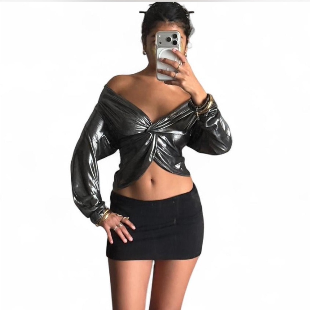 Vintage Metallic “Taurus Nites” Twisted Front Long Sleeve Top.